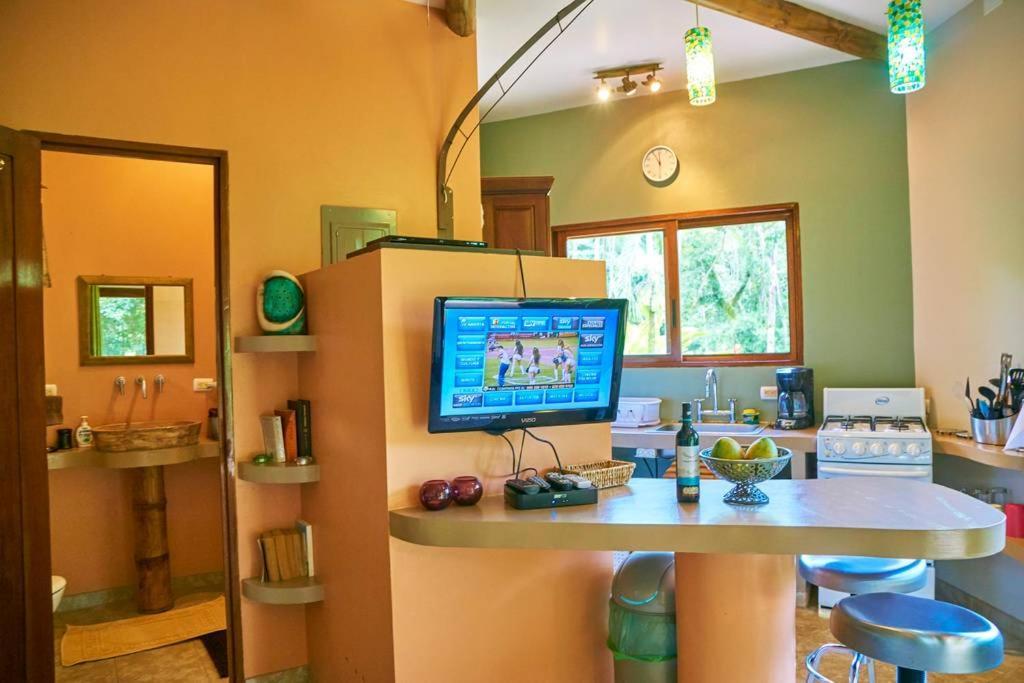 Manoas Bed and Breakfast Uvita Εξωτερικό φωτογραφία