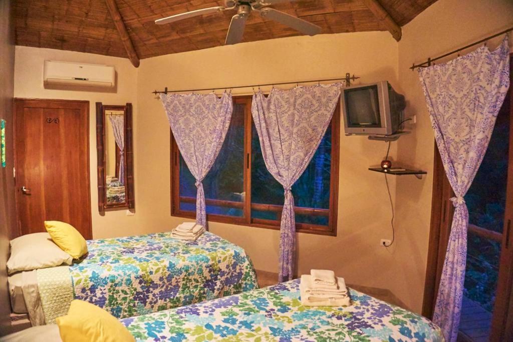 Manoas Bed and Breakfast Uvita Εξωτερικό φωτογραφία