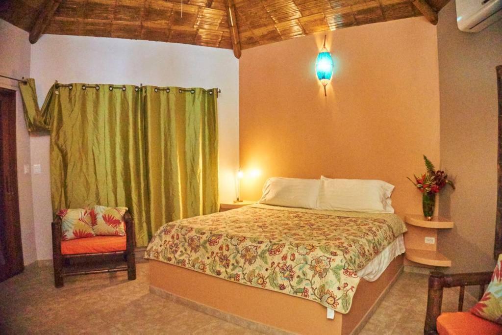 Manoas Bed and Breakfast Uvita Εξωτερικό φωτογραφία